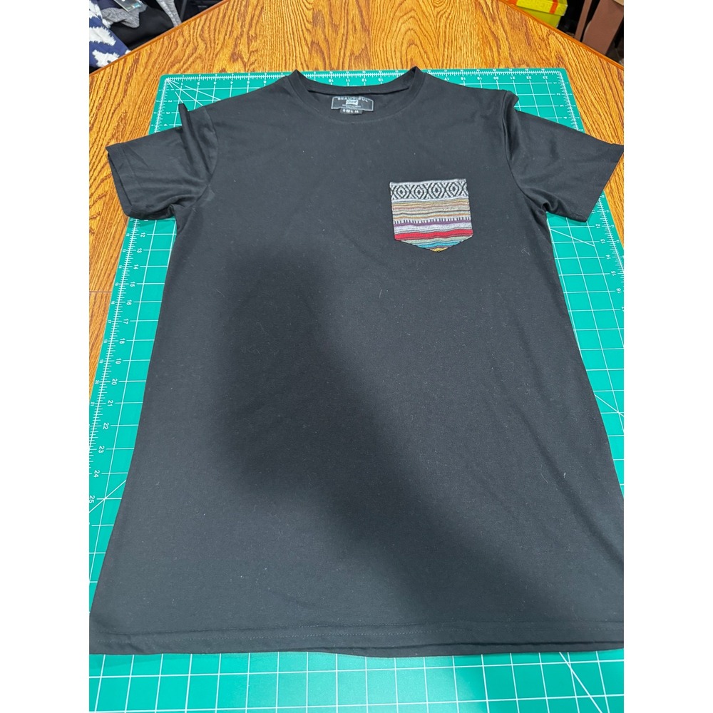 Beautiful Giant Mens Black Short Sleeve Pocket T-Shirt Tribal Pattern Size M
